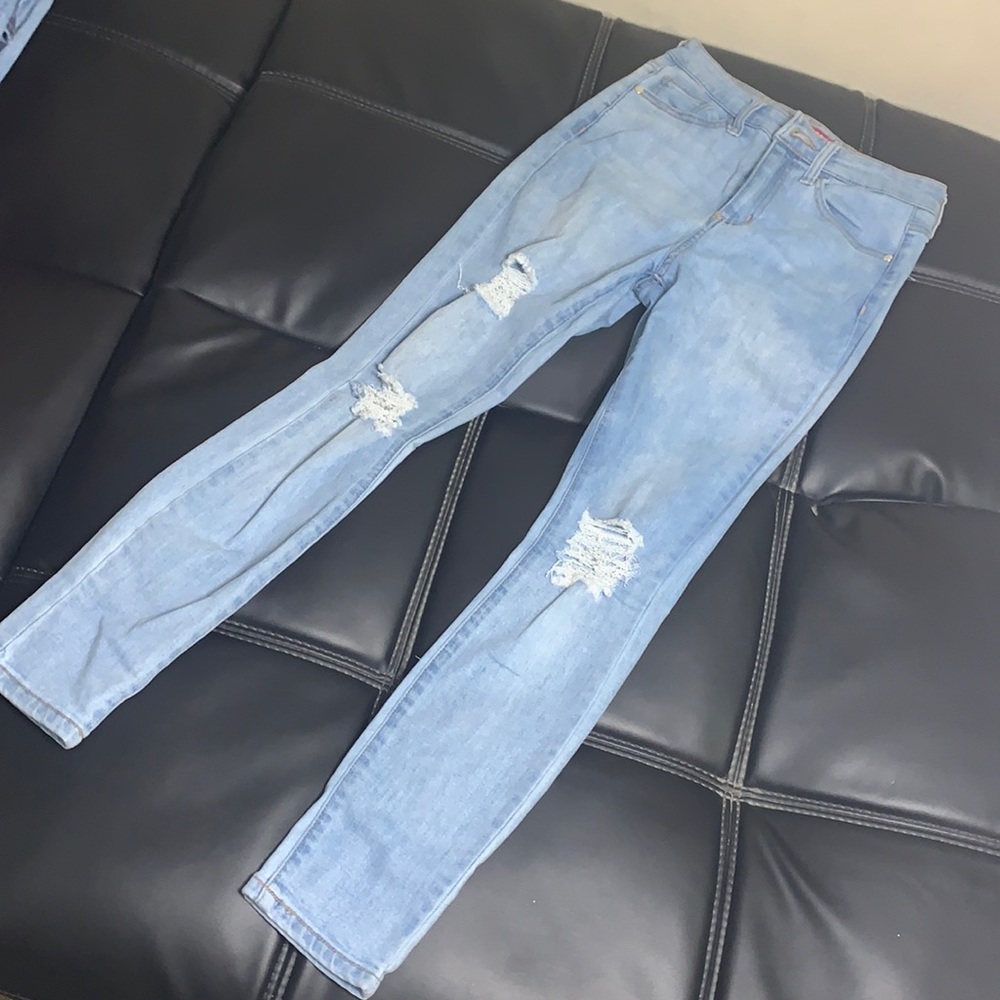 Light blue jeans from Guess in a size US 25.